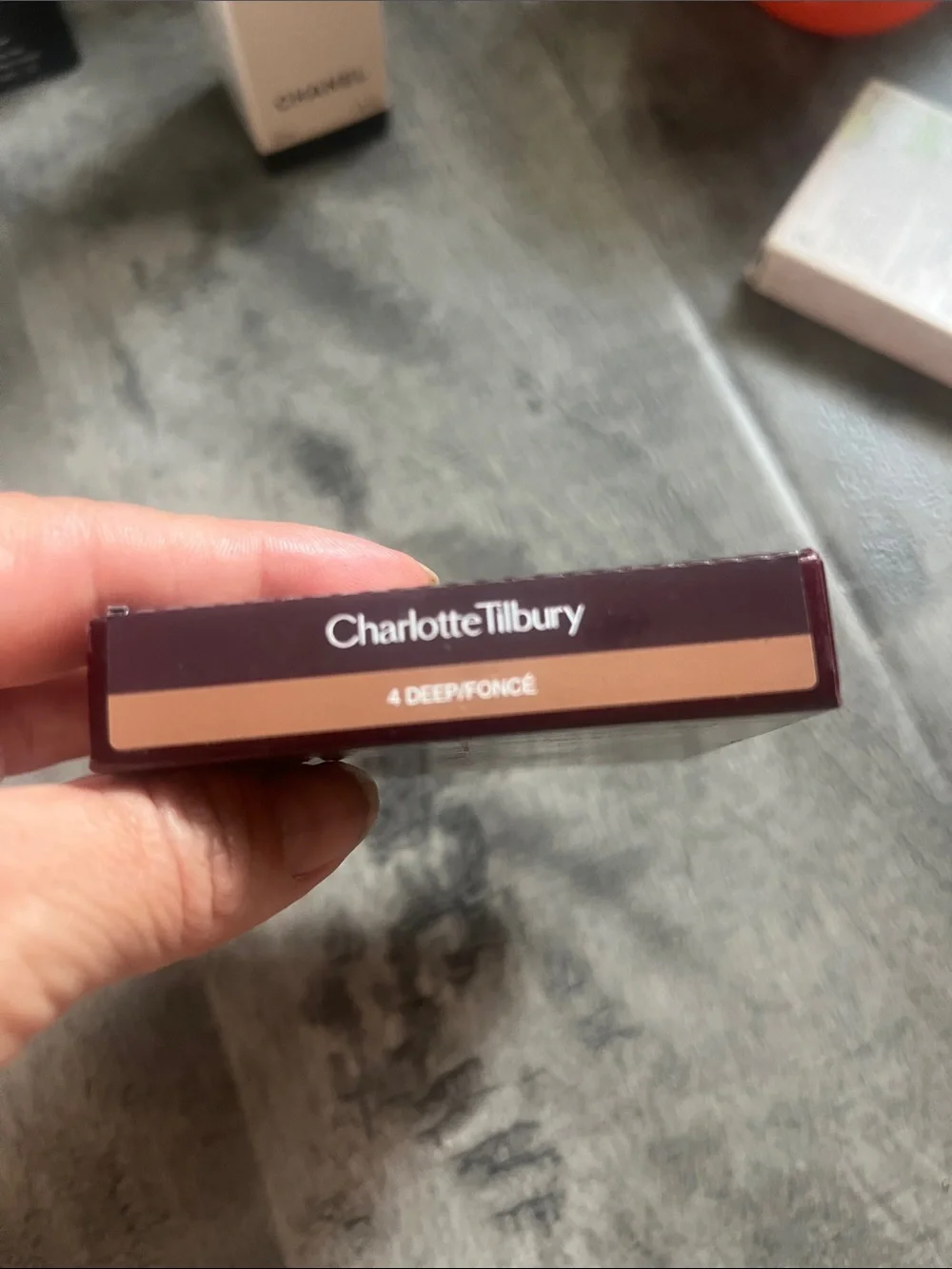 Charlotte Tilbury Airbrush Flawless Finish Micro Powder - Burgundy and Gold